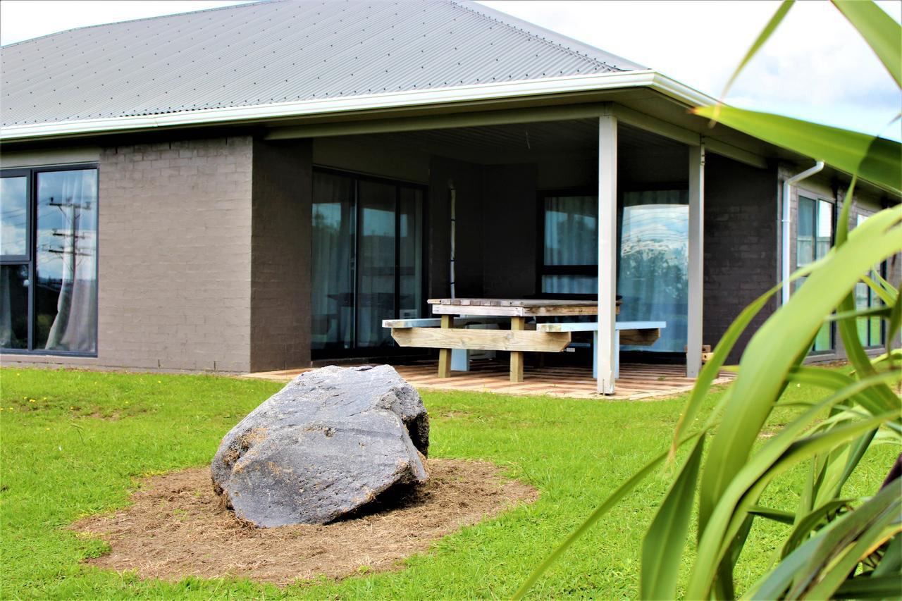Between The Mountains Rotorua Exterior photo